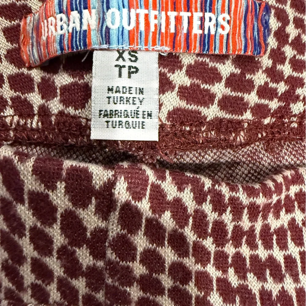 Urban Outfitters Pull On Fitted Leggings with Flare Hippie Sz‎ XS Burgundy Beige